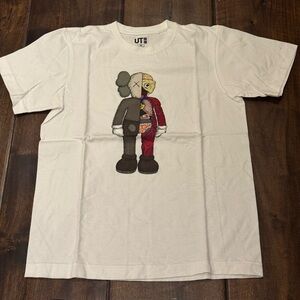 KAWS x Uniqlo UT Flayed Anatomy White Short Sleeve Graphic T-Shirt Size XS Rare